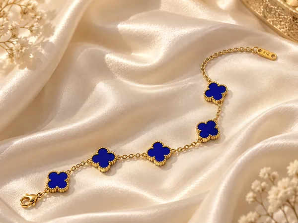 Blue_Clover_Charm_Bracelet_–_Gold_Finish
