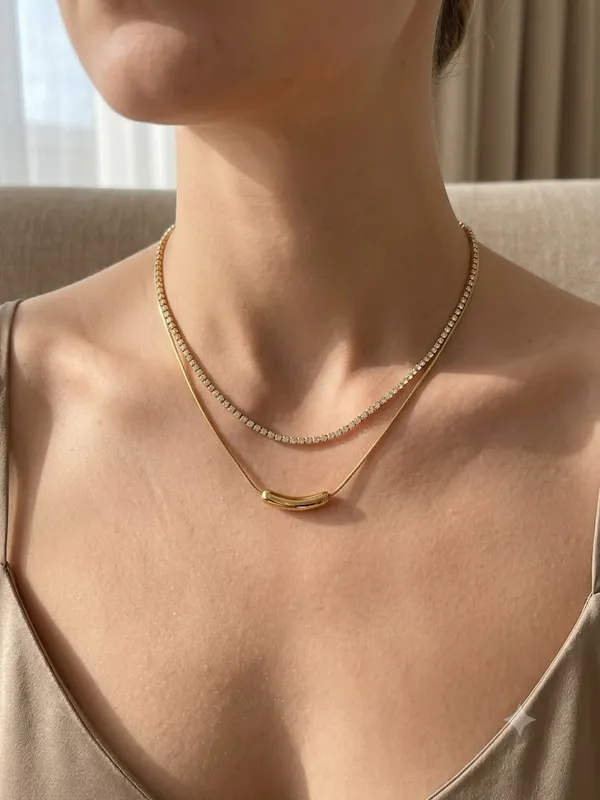 Elegant_Layered_Gold_&_Diamond_Necklace