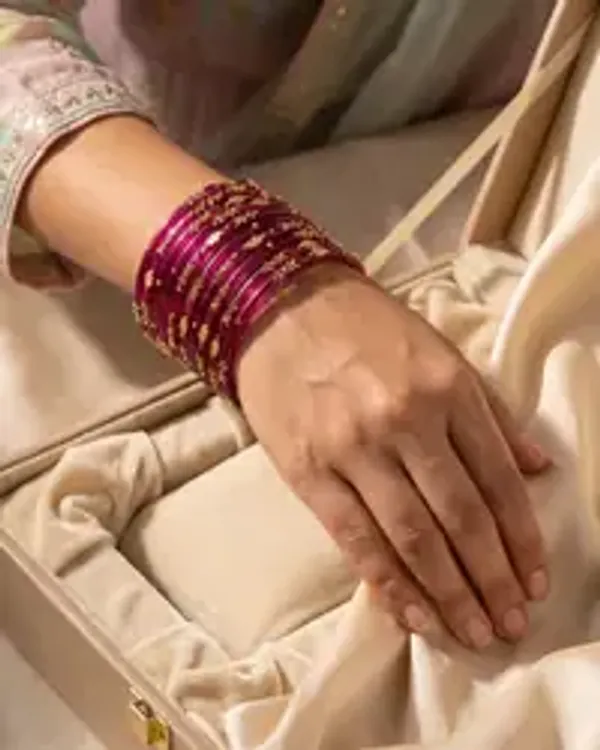 Premium_Designer_Maroon_Glass_Bangles_Set_For_Women_Traditional_Gold_Leaf_Design_Glass_Chooda_Bridal_Wedding_Festive_Ethnic_Wear