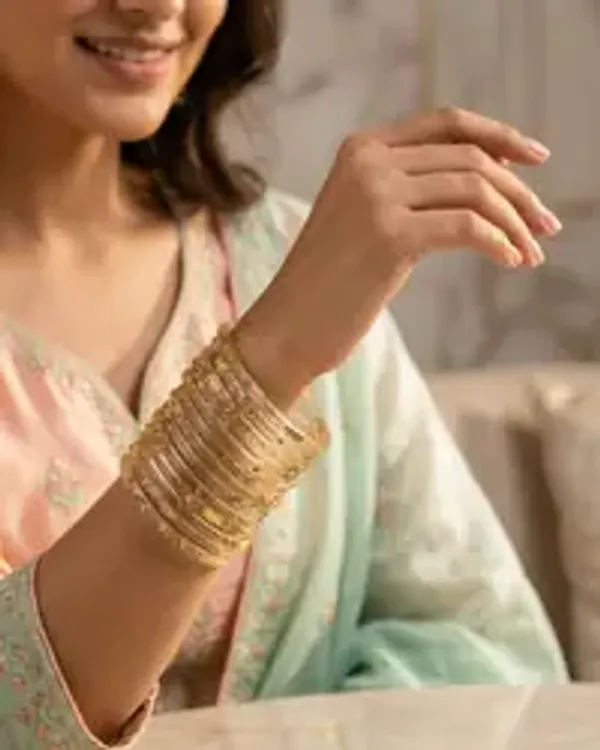 Kripyam_Premium_Crystal_Gold_Glass_Bangles_Set_For_Women_Designer_Transparent_Glass_Chudi_With_Gold_Leaf_Stone_Work_Bridal_Wedding_Festive_Traditional_Wear