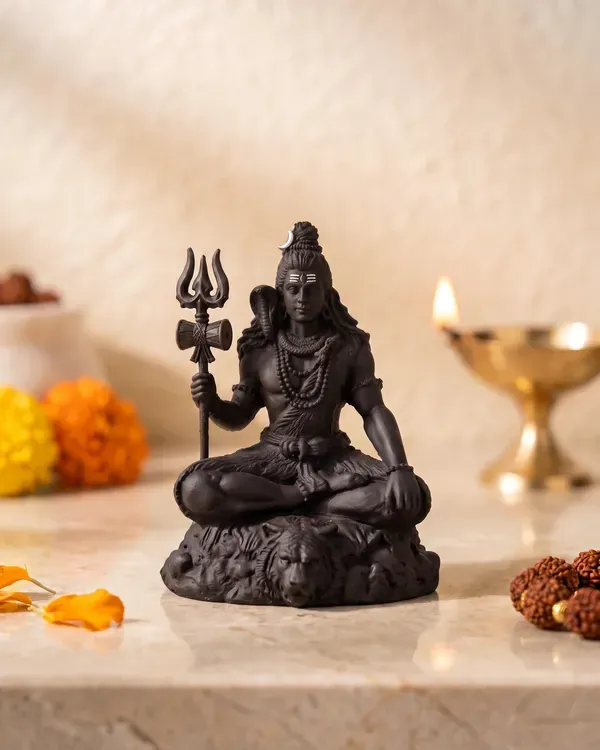 Premium_Adiyogi_Lord_Shiva_Idol_For_Car_Dashboard_Handcrafted_Black_Finish