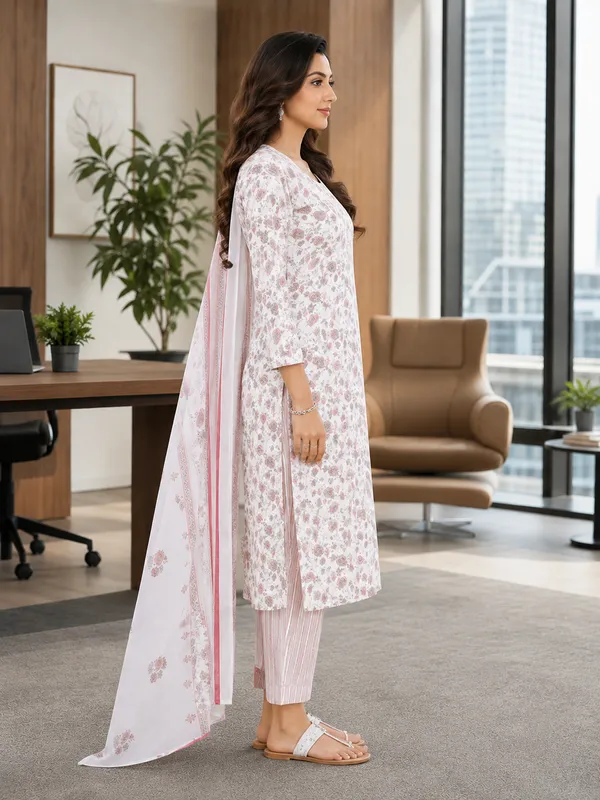 Women_Kurta_Pant_Dupatta_Set