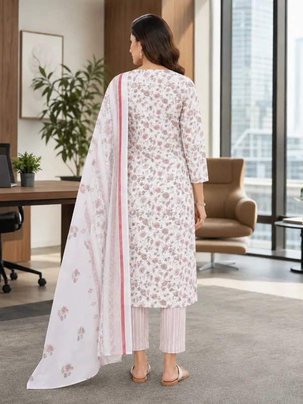 Women_Kurta_Pant_Dupatta_Set