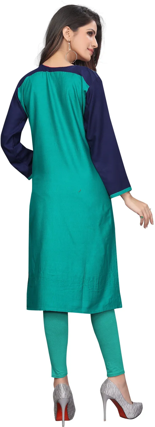 Saarah_Women_Embroidered_Straight_Kurta