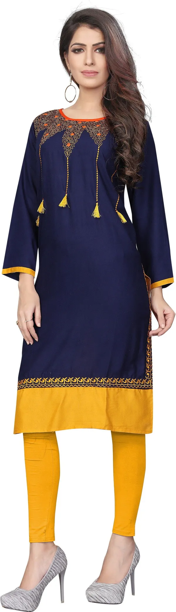 Saarah_Women_Embroidered_Straight_Kurta