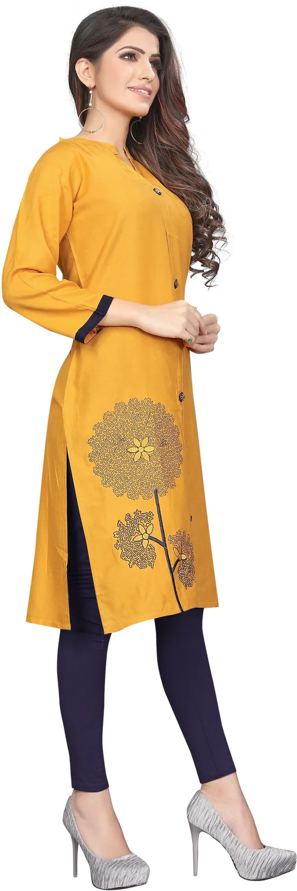Saarah_Women_Embroidered_Straight_Kurta