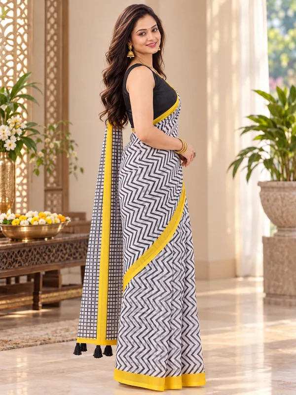Saarah_Pure_Linen_Saree