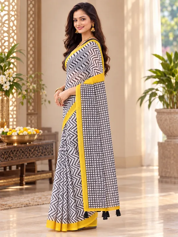 Saarah_Pure_Linen_Saree