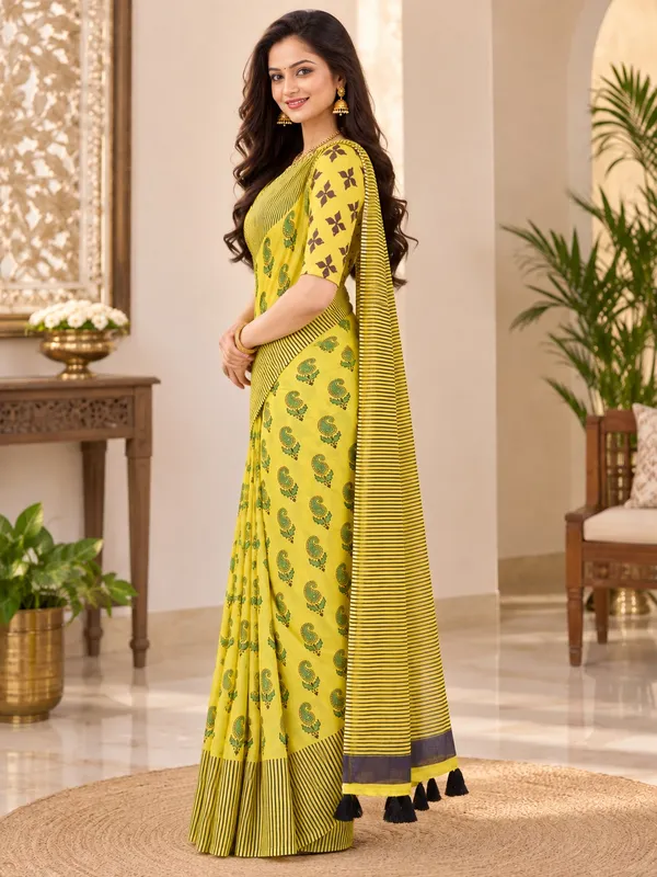 Saarah_Pure_Linen_Saree