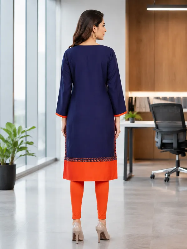 Women_Embroidered_Straight_Kurta