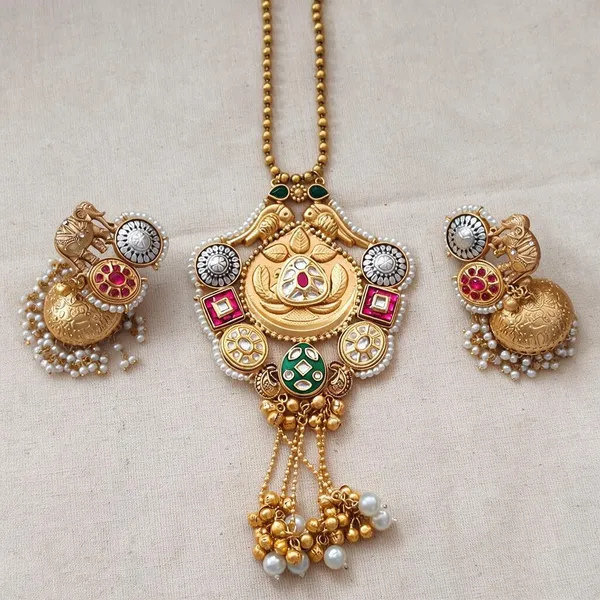 Golden_Brass_Pendant_Set_For_Women