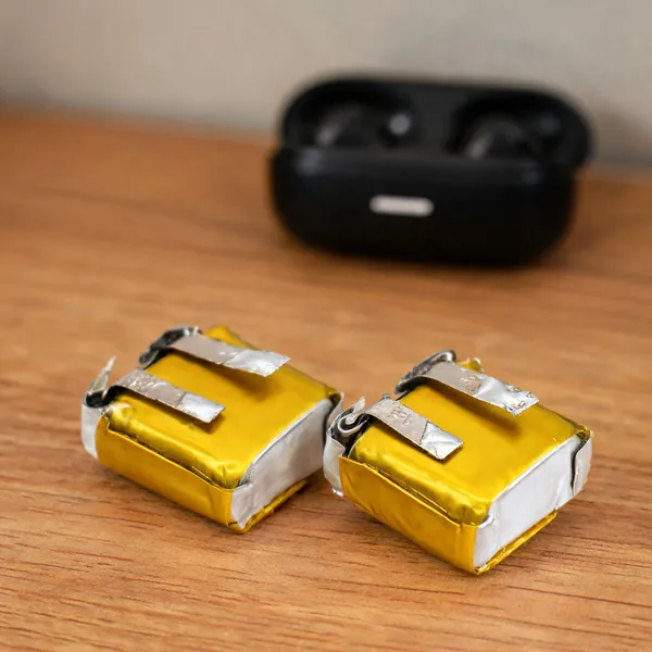 Yellow_3.7V_50Mah_Li_Po_Rechargeable_Battery_2_Piece