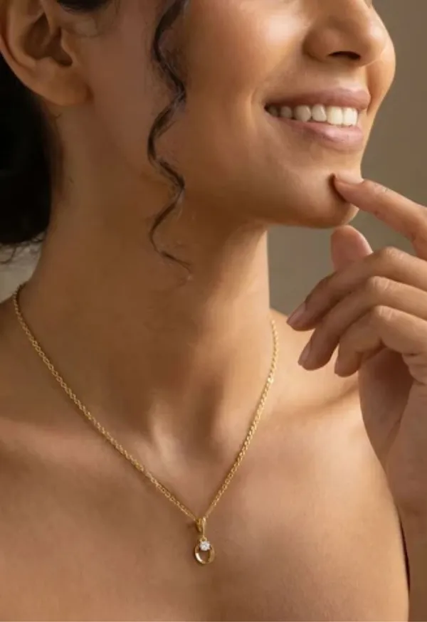 Gold_Tone_Pendant_Necklace_for_Women