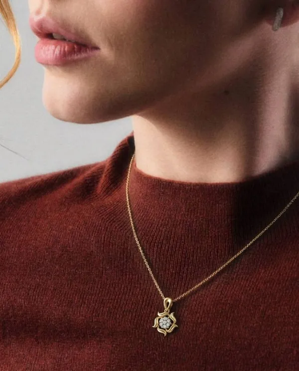 Gold-Tone_Floral_Pendant_Necklace_for_Women