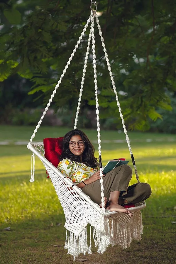 White_Premium_And_Handcrafted_Polyester_Hammock_Swing_For_Home