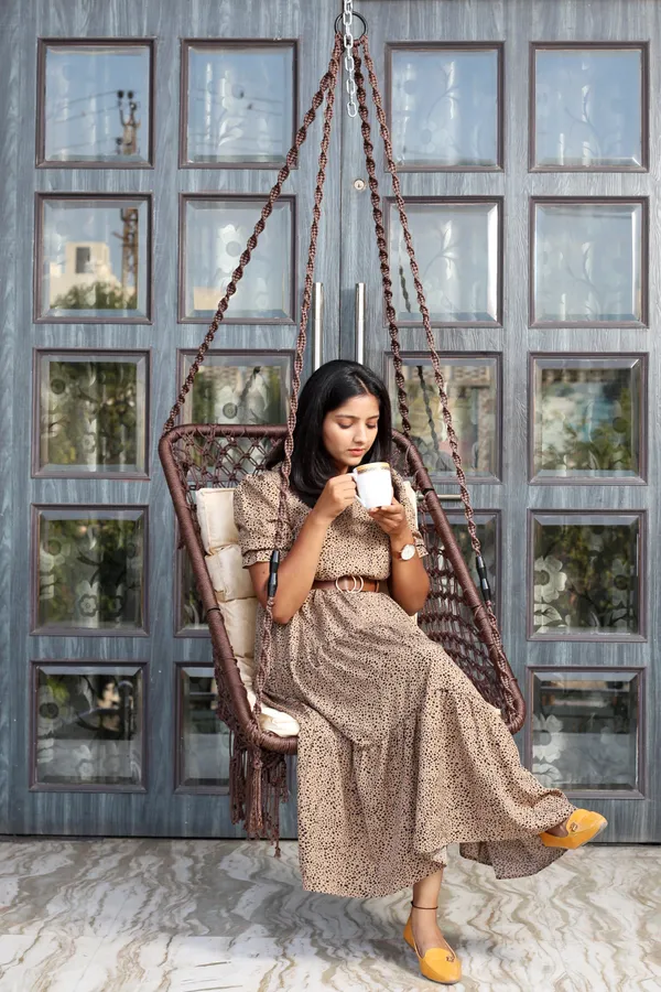 Brown_Premium_And_Handcrafted_Polyester_Hammock_Swing_For_Home