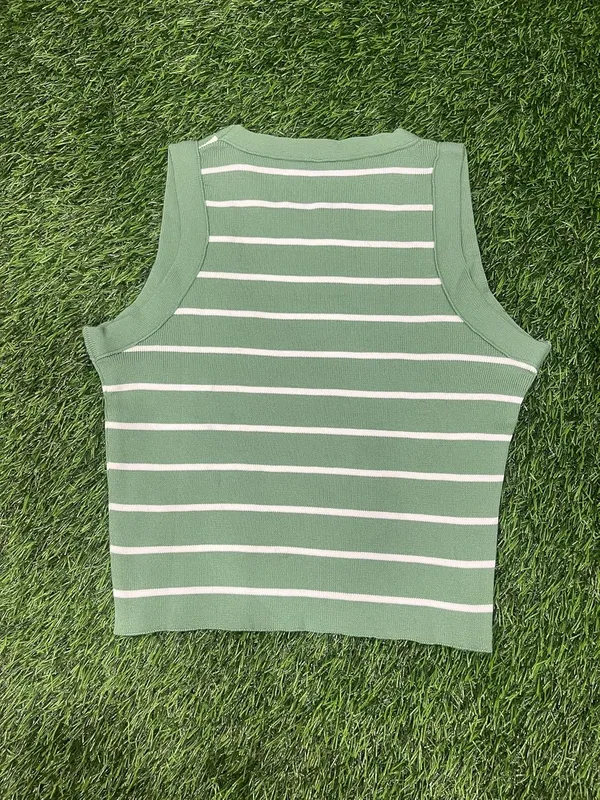 Sleeveless_Boat_Neck_Crop_Top