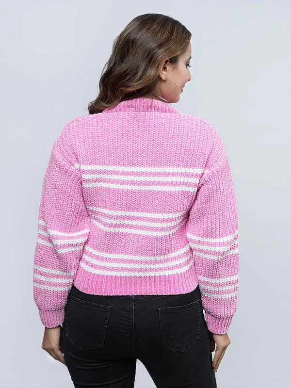 Knitted_Round_Neck_Sweater_For_Women