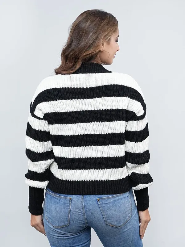 Women_V_Neck_Knitted_Sweater