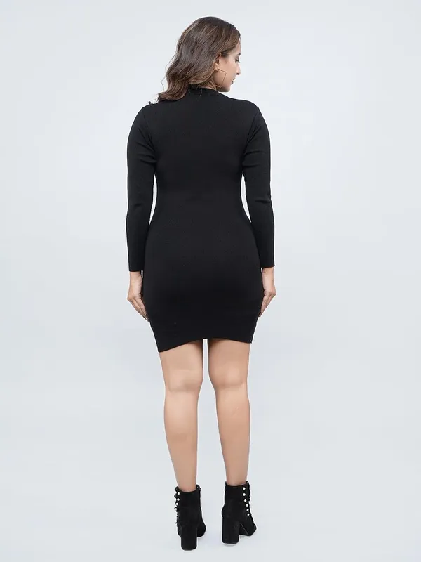 Round_Neck_Bodycon_Dress_For_Women