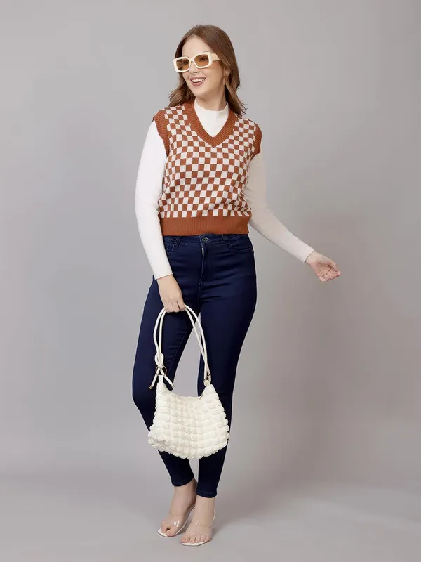 Women_Knitted_Sleeveless_Sweater