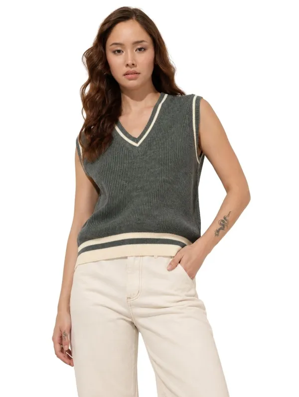 Women_S_V_Neck_Sleeveless_Sweater