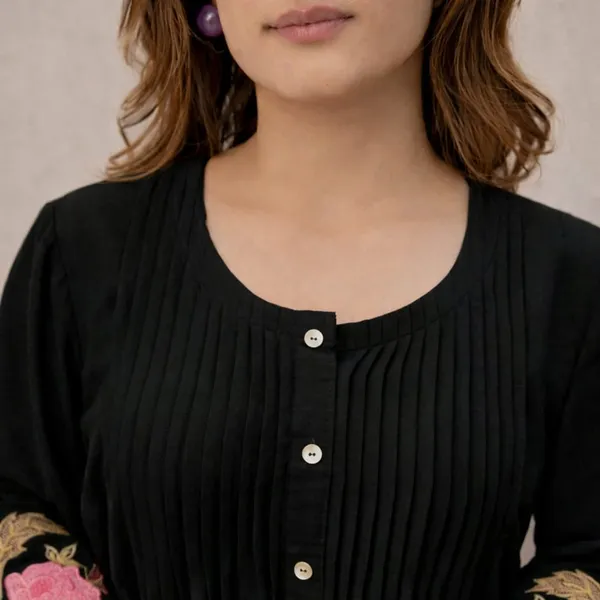 Black_Floral_Embroidered_Kurti_For_Women