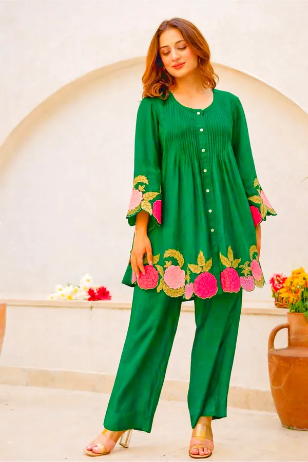 Green_Pleated_Floral_Kurta_Pant_Set_for_Women