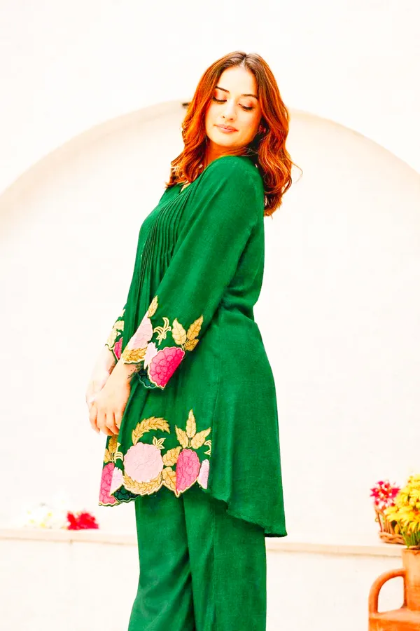 Green_Pleated_Floral_Kurta_Pant_Set_for_Women