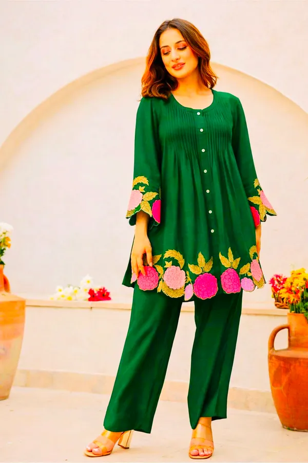Green_Pleated_Floral_Kurta_Pant_Set_for_Women