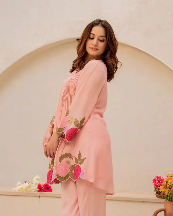 Pink_Floral_Embroidered_Kurta_Set_For_Women