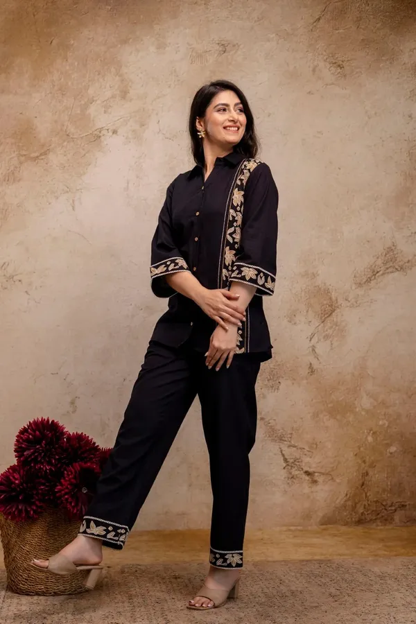 Black_Embroidered_Kurta_Pant_Set_for_Women