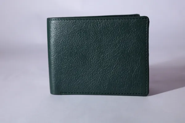 Green_Tan_Two-Tone_Leather_Bifold_Wallet_For_Men