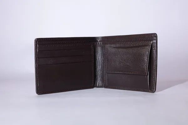 bifold_dark_brown_plain_wallet