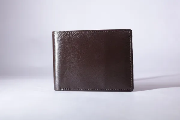 Brown_Leather_Bifold_Wallet_With_Coin_Pocket_For_Men