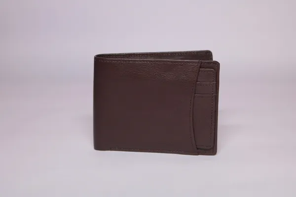 Brown_Leather_Bifold_Wallet_With_ID_Window_For_Men