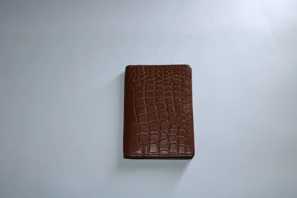 brown_croco_card_holder