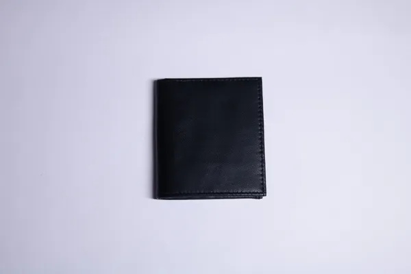 Black_Leather_Slim_Vertical_Card_Holder_For_Men