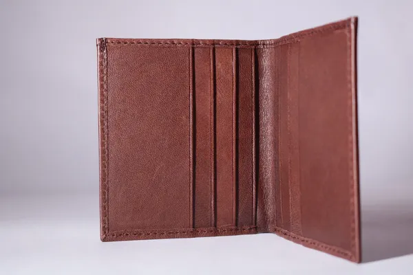 Brown_Leather_Vertical_Slim_Card_Holder_For_Men