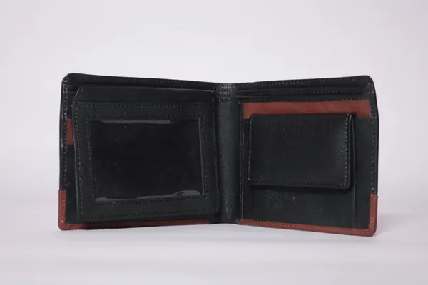 bifold_black_top_flap_wallet