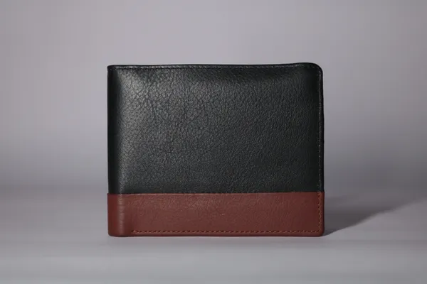 Black_Tan_Two-Tone_Leather_Bifold_Wallet_With_Coin_Pocket_For_Men