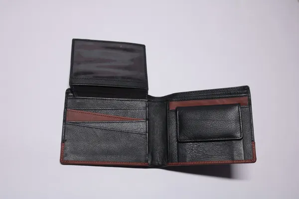 Black_Tan_Two-Tone_Leather_Bifold_Wallet_With_Coin_Pocket_For_Men
