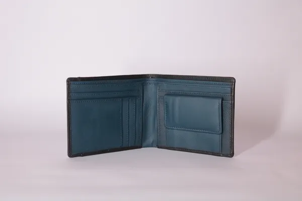 bifold_black_and_navy_blue_wallet_with_card_holder