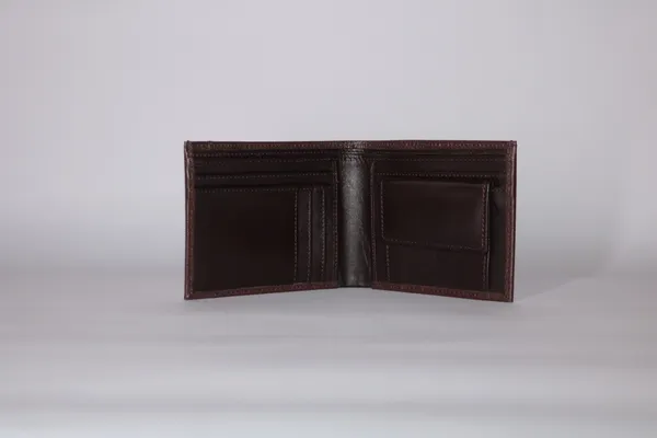 Brown_Textured_Leather_Bifold_Wallet_With_Card_Sleeve_For_Men