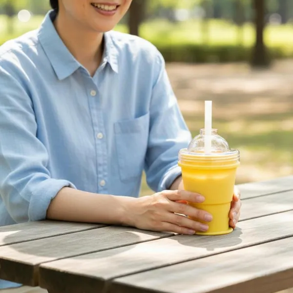 Silicone_Collapsible_Travel_Cup_With_Lid_And_Straw