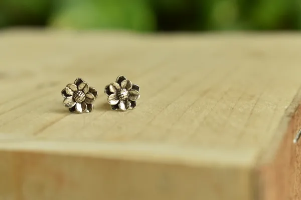 Flower_Studs_(Oxidised)