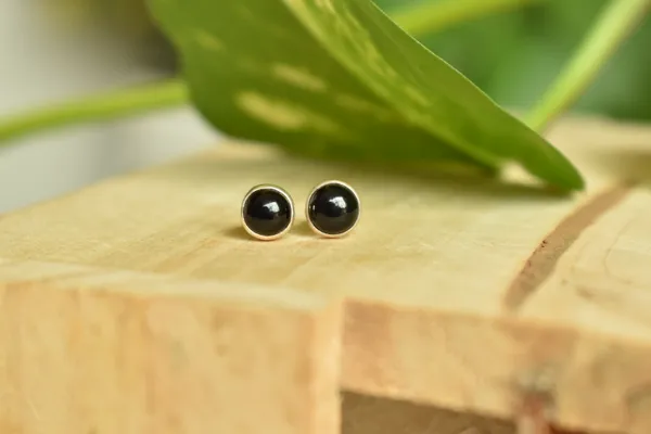 Black_Spinel_Sterling_Silver_Round_Cabochon_Stud_Earrings_For_Women