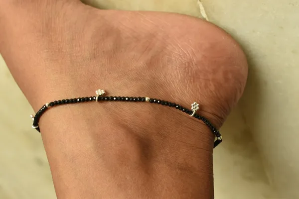 Black_Spinel_Sterling_Silver_Beaded_Charm_Anklet_For_Women