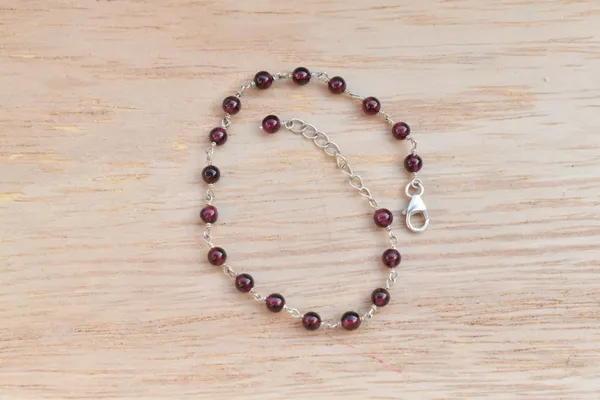 Red_Almandine_Garnet_Sterling_Silver_Beaded_Chain_Bracelet