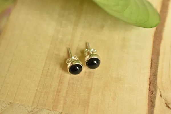 Black_Spinel_Sterling_Silver_Round_Cabochon_Stud_Earrings_For_Women
